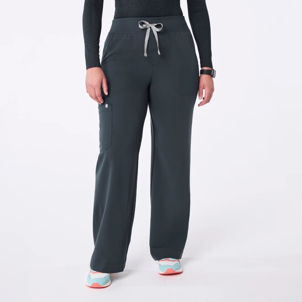 FIGS Isabel Wide-Leg Scrub Pants: Medium Petite (Dark Harbor)